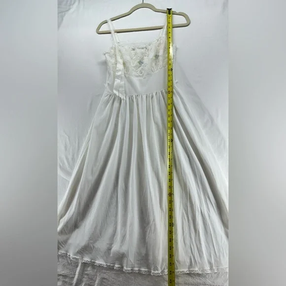 Kickernick Nightgown Lingerie Size 32 Nylon White Blue Floral VINTAGE 50s 60s